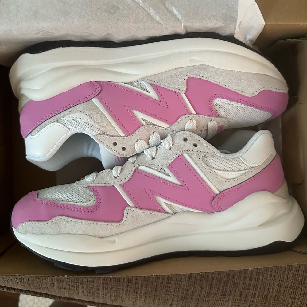 New Bakance 57/40 Barbie